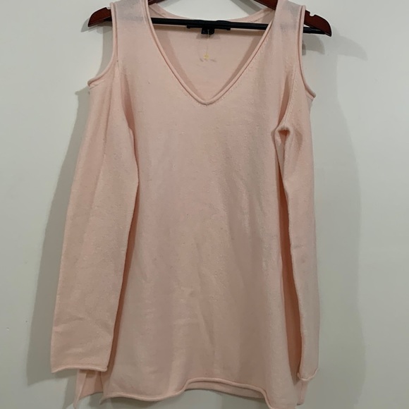 FRENCH CONNECTION size M pink off-the-could shoulder sweater blouse, a loose - Picture 1 of 10